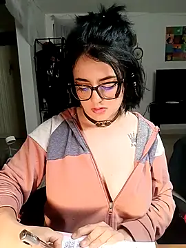 Lin-cute online show from March 4, 2025, 8:35 am