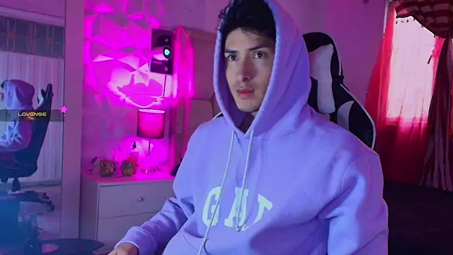 santyago taylor online show from December 31, 2024, 9:17 pm