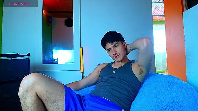 santyago taylor online show from November 25, 2025, 7:03 pm