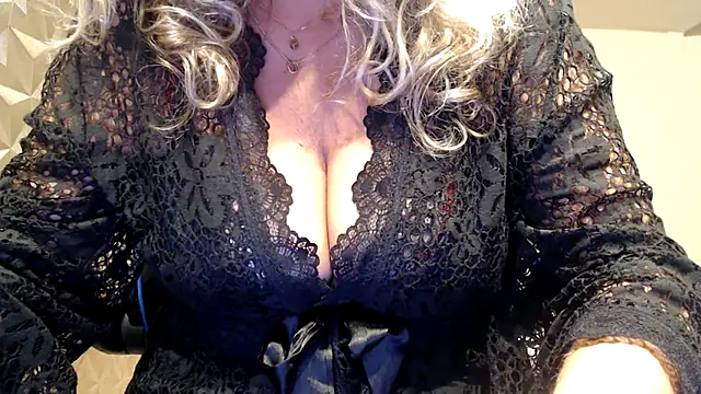 JenniLowen online show from November 15, 2025, 7:16 am