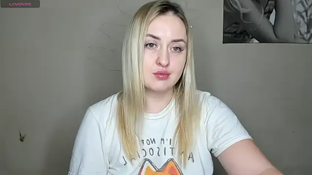 KennaJamess8 online show from December 28, 2024, 10:02 pm