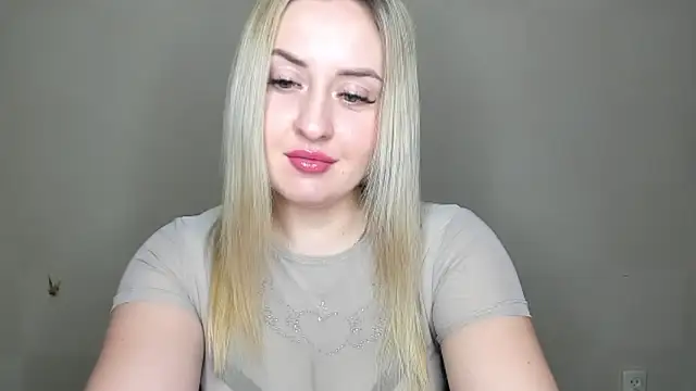 KennaJamess8 online show from February 4, 2025, 6:17 pm