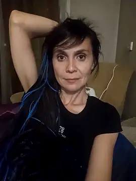 Francenia lolis online show from October 9, 2025, 7:45 pm