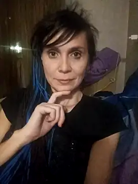 Francenia lolis online show from October 24, 2025, 10:17 pm