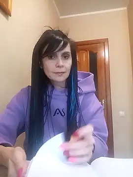 Francenia lolis online show from November 13, 2025, 6:56 am