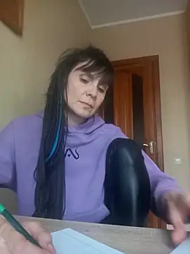 Francenia lolis online show from March 20, 2026, 9:36 am