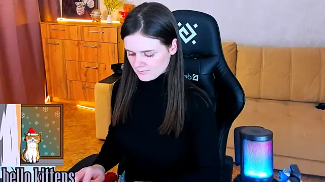 Snapshot of Lora_Cain chatting on December 12, 2024, 4:43 pm Lora Cain online show from December 12, 2024, 4:43 pm