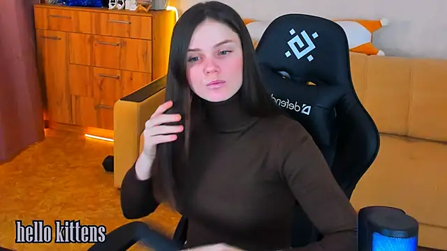 Snapshot of Lora_Cain chatting on December 16, 2024, 3:11 pm Lora Cain online show from December 16, 2024, 3:11 pm