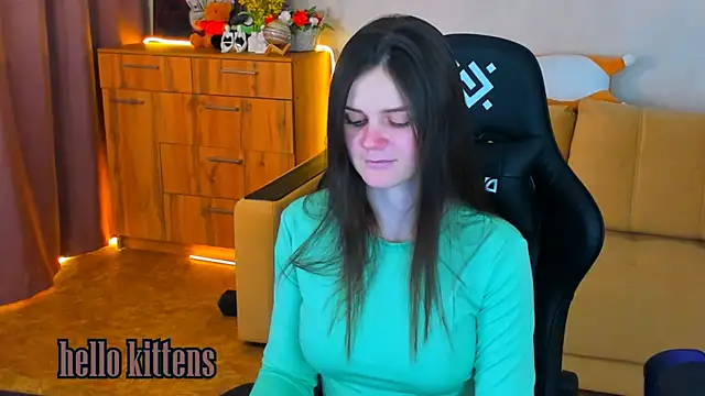 Snapshot of Lora_Cain chatting on December 19, 2024, 3:08 pm Lora Cain online show from December 19, 2024, 3:08 pm