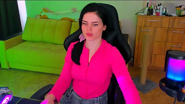 Snapshot of Lora_Cain chatting on March 10, 2025, 8:26 am Lora Cain online show from March 10, 2025, 8:26 am