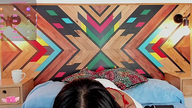 NaiirobiSwan online show from November 6, 2025, 7:48 pm