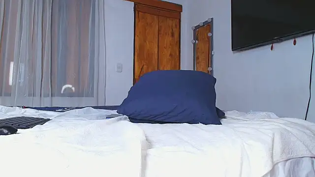 Isa bonnet online show from December 3, 2025, 12:18 am