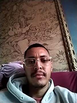 244cachorro online show from October 3, 2025, 10:01 am