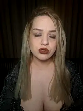 cansuozell online show from April 11, 2026, 8:02 pm