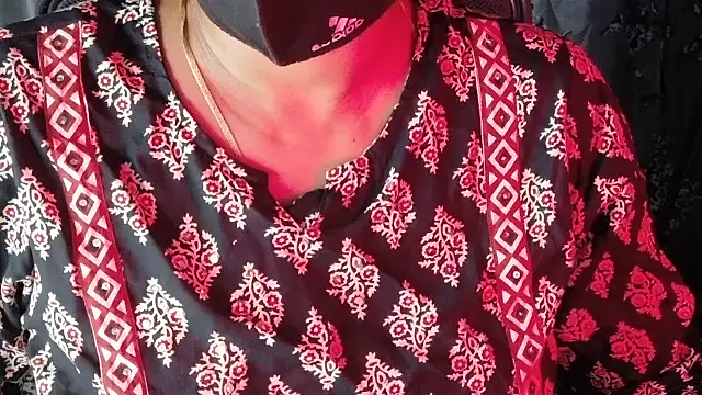 Snapshot of SexyAndHottie chatting on April 15, 2026, 1:29 pm SexyAndHottie online show from April 15, 2026, 1:29 pm