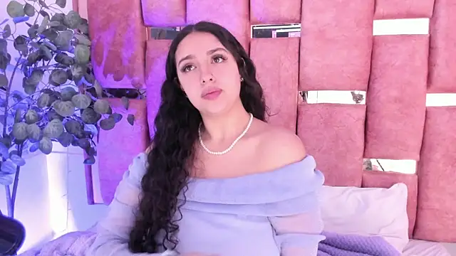 Snapshot of paulette_dupont chatting on October 11, 2025, 4:22 am paulette dupont online show from October 11, 2025, 4:22 am