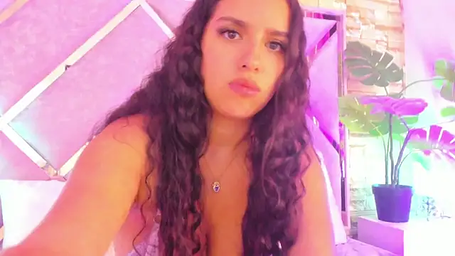 Snapshot of paulette_dupont chatting on February 7, 2026, 4:05 am paulette dupont online show from February 7, 2026, 4:05 am