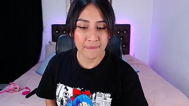 mia aira online show from March 12, 2025, 7:59 pm