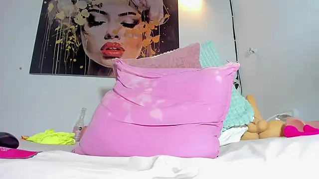 reinahot-699 online show from January 5, 2026, 5:27 pm