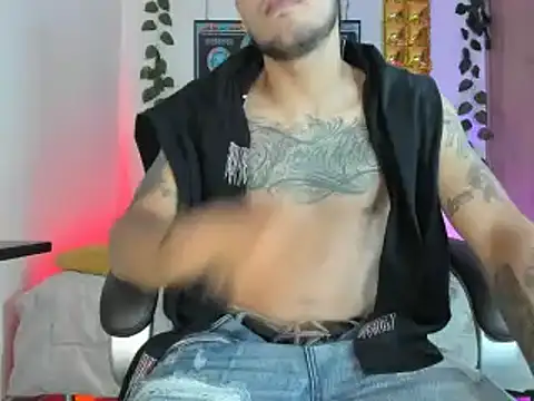 Snapshot of mikee_scooth chatting on January 25, 2025, 9:57 am mikee scooth online show from January 25, 2025, 9:57 am