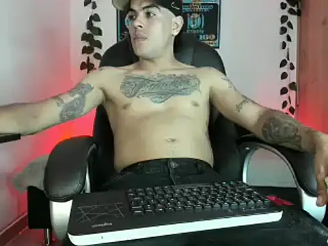 Snapshot of mikee_scooth chatting on March 23, 2025, 12:36 am mikee scooth online show from March 23, 2025, 12:36 am