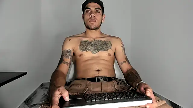 Snapshot of mikee_scooth chatting on November 5, 2025, 12:21 am mikee scooth online show from November 5, 2025, 12:21 am