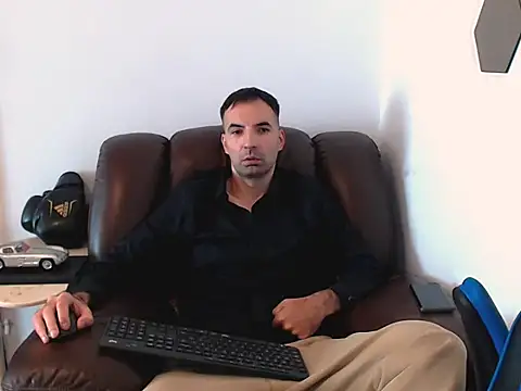 Leo 1617 online show from October 10, 2025, 10:25 am