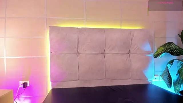 Karito-28 online show from October 25, 2025, 11:40 am