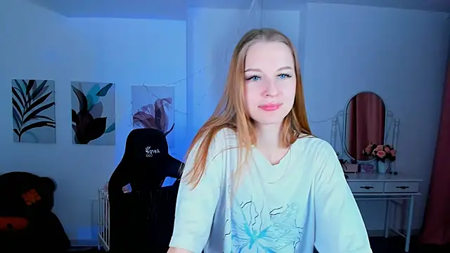 CuteMousee online show from December 7, 2024, 4:14 pm