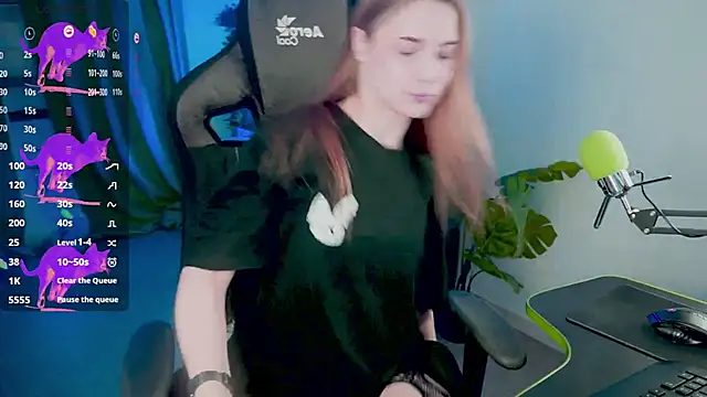 CuteMousee online show from September 14, 2025, 8:35 am