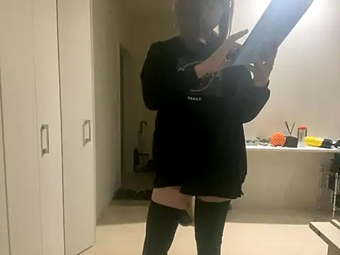 mel  mel online show from October 15, 2025, 5:24 pm