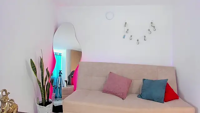 Sweetluna   online show from October 21, 2025, 7:03 pm