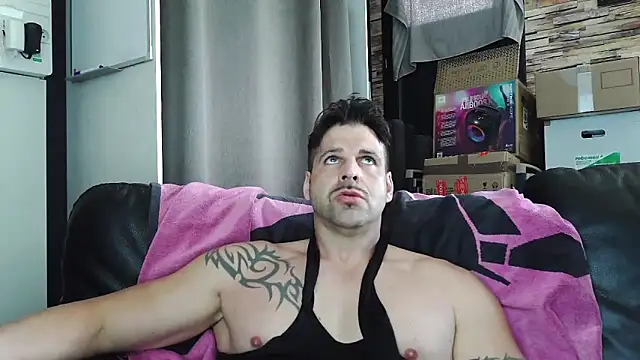 XxBigboybandxX online show from March 18, 2026, 1:58 pm