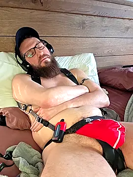 Icebearsticlese online show from February 9, 2026, 3:05 pm