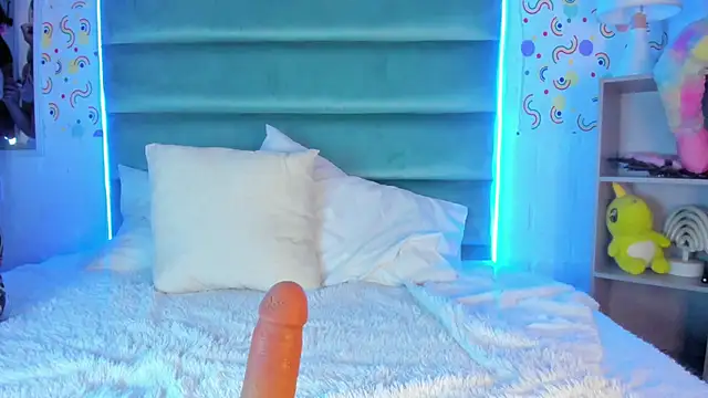 MelodiLovee  online show from March 18, 2025, 12:25 pm