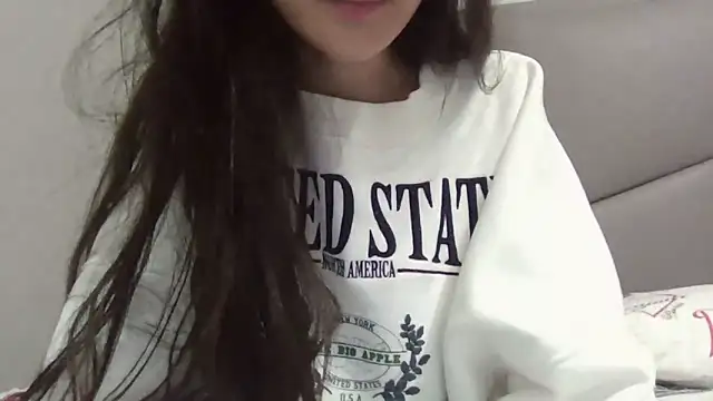 sweetiebunny22 online show from September 9, 2025, 9:47 pm