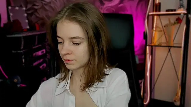 TinaDavil online show from March 12, 2025, 9:12 am