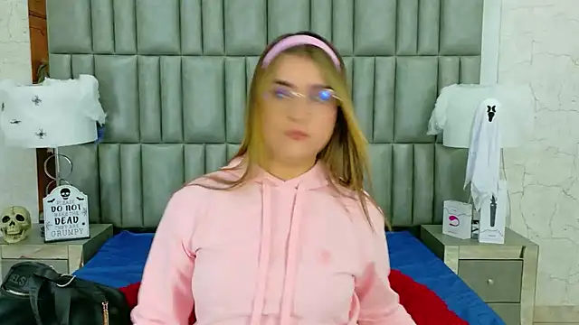 ZoehRoux online show from October 15, 2025, 4:01 am