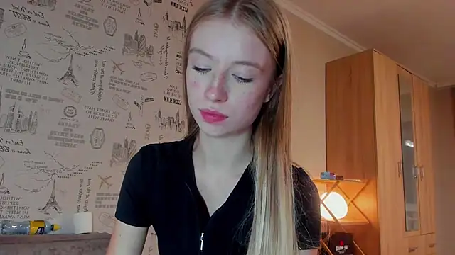 minidivaa  online show from September 12, 2025, 8:42 pm