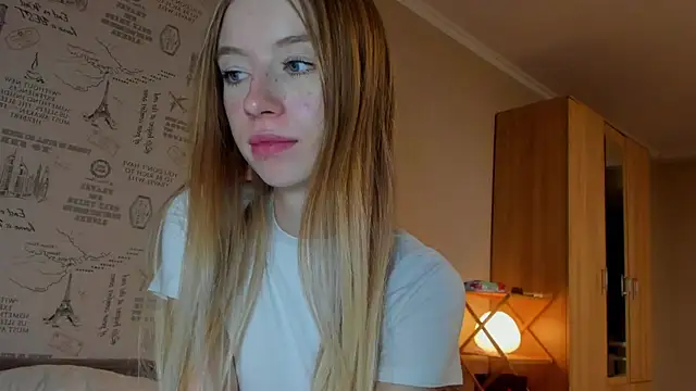 minidivaa  online show from September 16, 2025, 9:05 pm