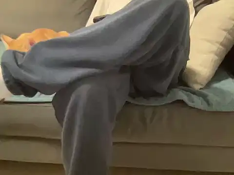 4small4inchlol online show from February 26, 2026, 11:37 pm