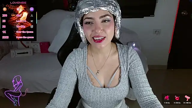 Carolaine69  online show from June 6, 2026, 2:11 pm