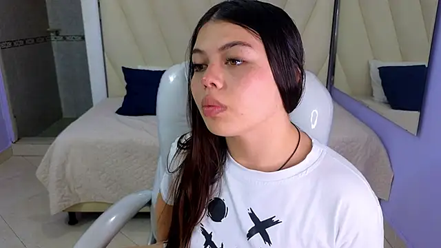 Snapshot of Sexy_paradise18_ chatting on December 22, 2024, 3:44 am Sexy paradise18  online show from December 22, 2024, 3:44 am