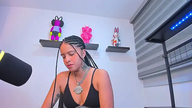 Gangster Girl online show from September 17, 2025, 3:30 am