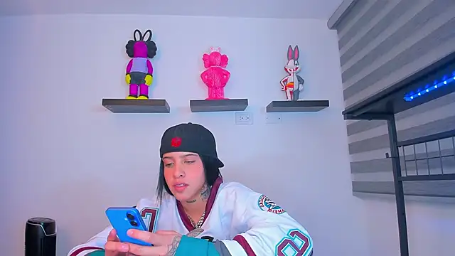 Gangster Girl online show from October 14, 2025, 11:16 pm