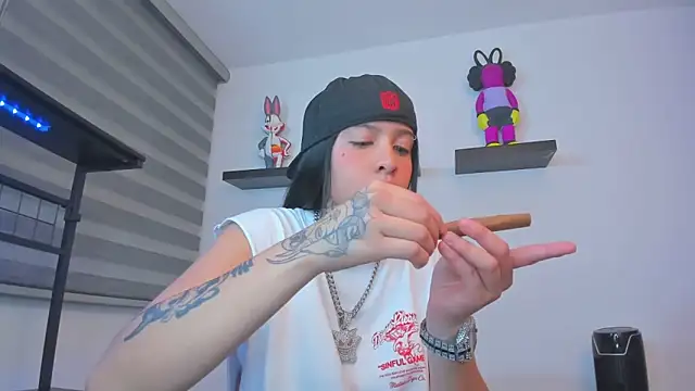 Gangster Girl online show from November 26, 2025, 11:06 pm