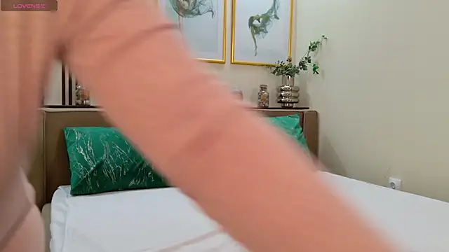 Snapshot of JESSYKA chatting on February 5, 2025, 2:05 pm JESSYKA online show from February 5, 2025, 2:05 pm