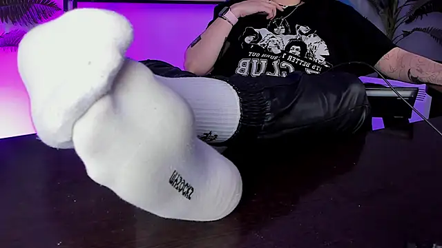 Lana  May online show from March 6, 2025, 3:13 pm