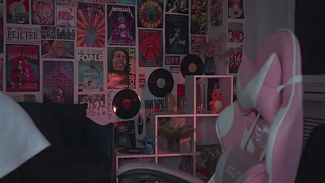 Lana  May online show from March 15, 2025, 11:29 am