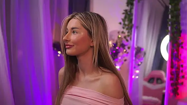 AvaShayy online show from February 16, 2025, 2:42 am